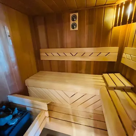 Botanica Deluxe Vendeghaz - Finnish Sauna Villa *